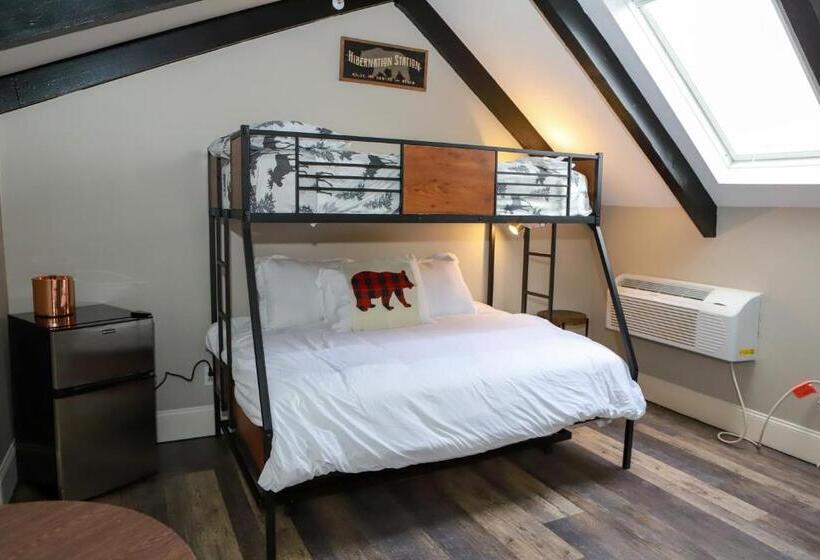 스탠다드 트리플 룸, Gunstock Inn & Suites