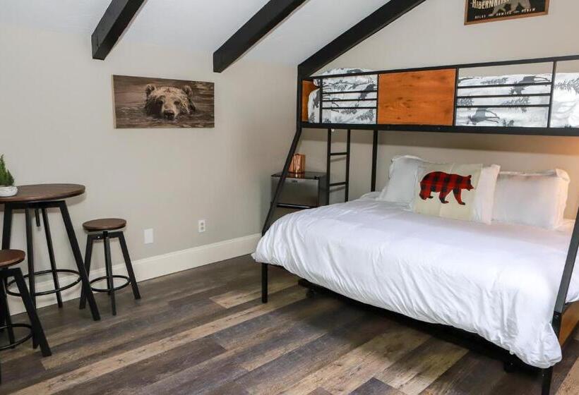 스탠다드 트리플 룸, Gunstock Inn & Suites