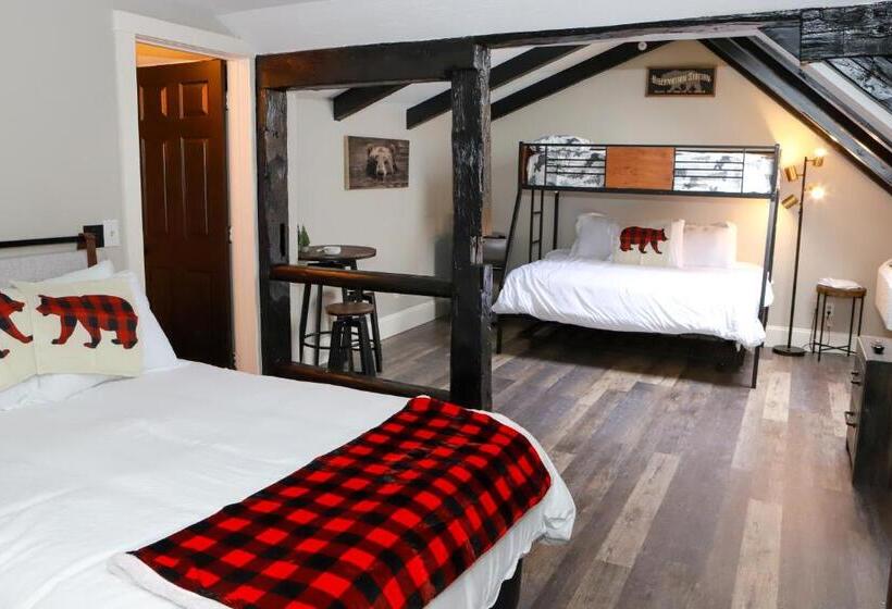 스탠다드 트리플 룸, Gunstock Inn & Suites