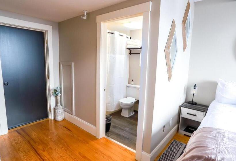 Семейный Номер, Gunstock Inn & Suites