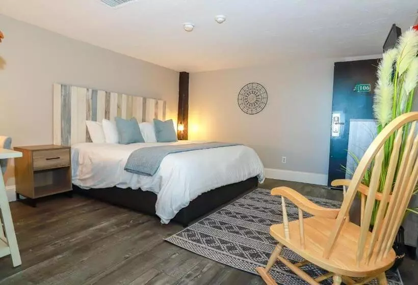 سوییت خانوادگی, Gunstock Inn & Suites
