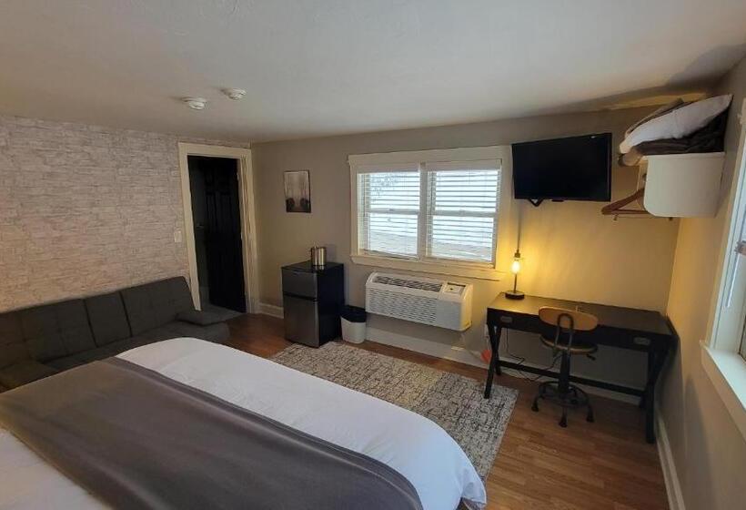 스탠다드 스튜디오, Gunstock Inn & Suites