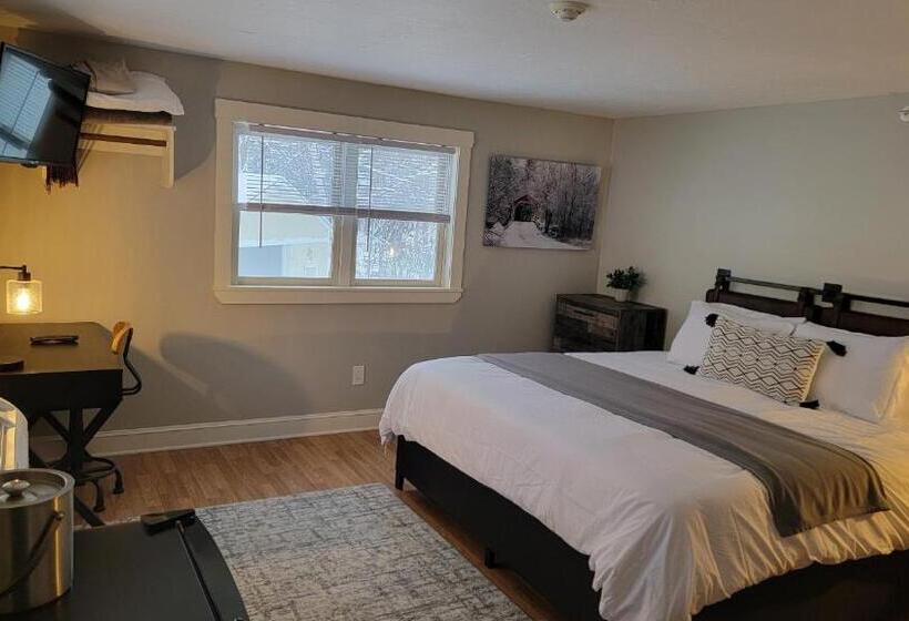 스탠다드 스튜디오, Gunstock Inn & Suites