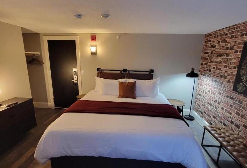 스탠다드 스튜디오 (전망), Gunstock Inn & Suites