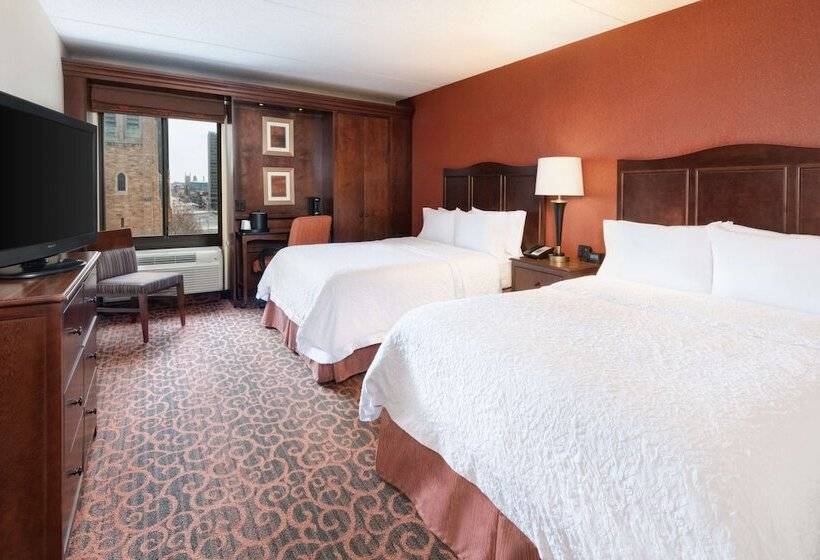 חדר סטנדרט שתי מיטות זוגיות, Hampton Inn Clevelanddowntown