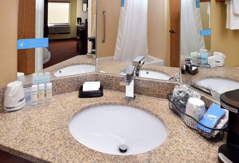 غرفة قياسية, Hampton Inn Columbus East