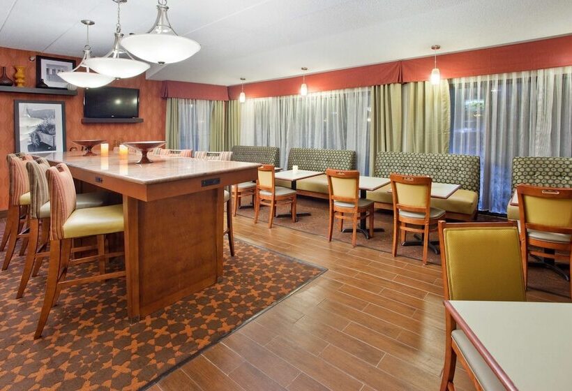 غرفة قياسية, Hampton Inn Columbus East