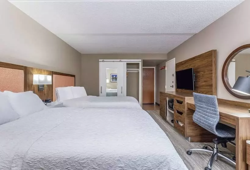 اتاق استاندارد با 2 تخت دوبل, Hampton Inn Harrisburgeast