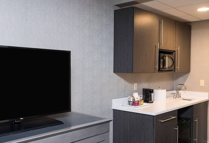 Люкс, Hampton Inn Midland