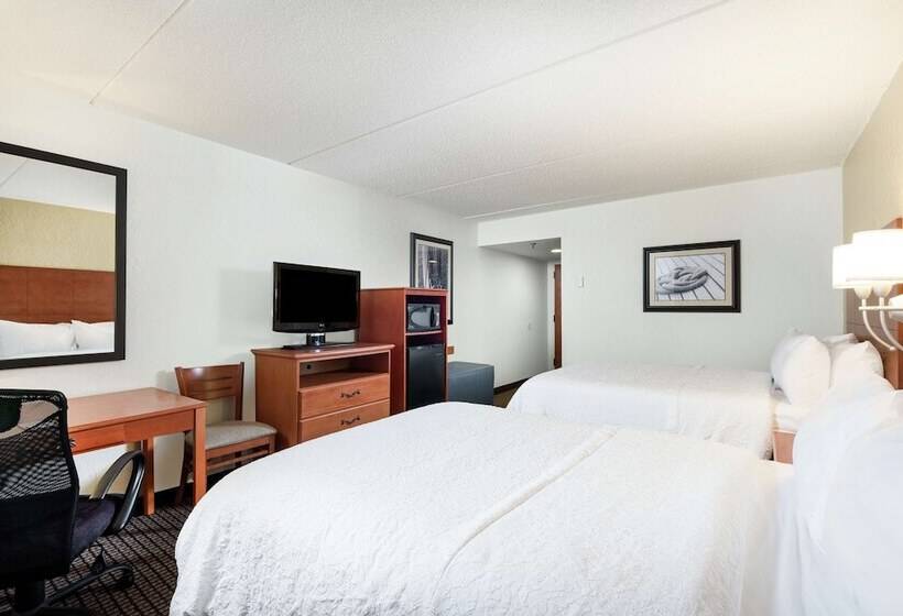 Номер Стандарт 2 Двуспальные Кровати, Hampton Inn Morehead City