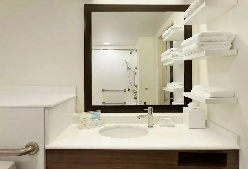 スイート, Hampton Inn & Suites Springdale