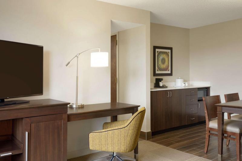 スイート, Hampton Inn & Suites Springdale