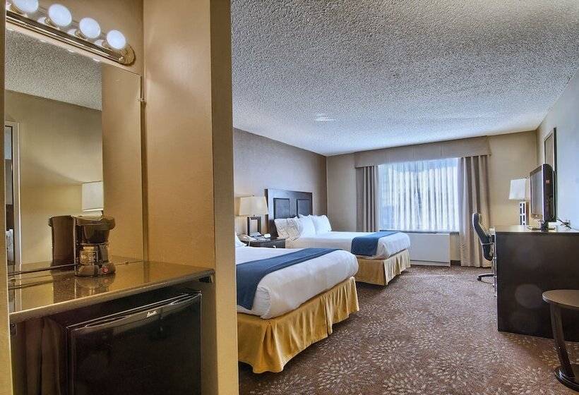 Номер Стандарт 2 Двуспальные Кровати, Holiday Inn Express Detroit Birmingham, An Ihg