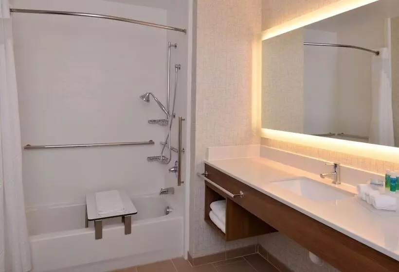 身障者適用スイートルーム, Holiday Inn Express Olean, An Ihg