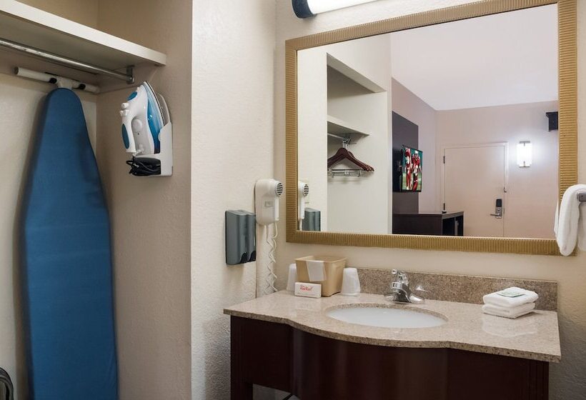 غرفة سوبيريور, Red Roof Inn Tupelo