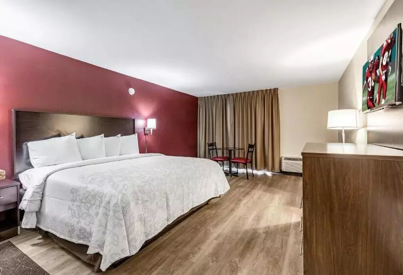 キングサイズベッドのデラックスルーム, Red Roof Inn Plus & Suites Houston   Iah Airport Sw