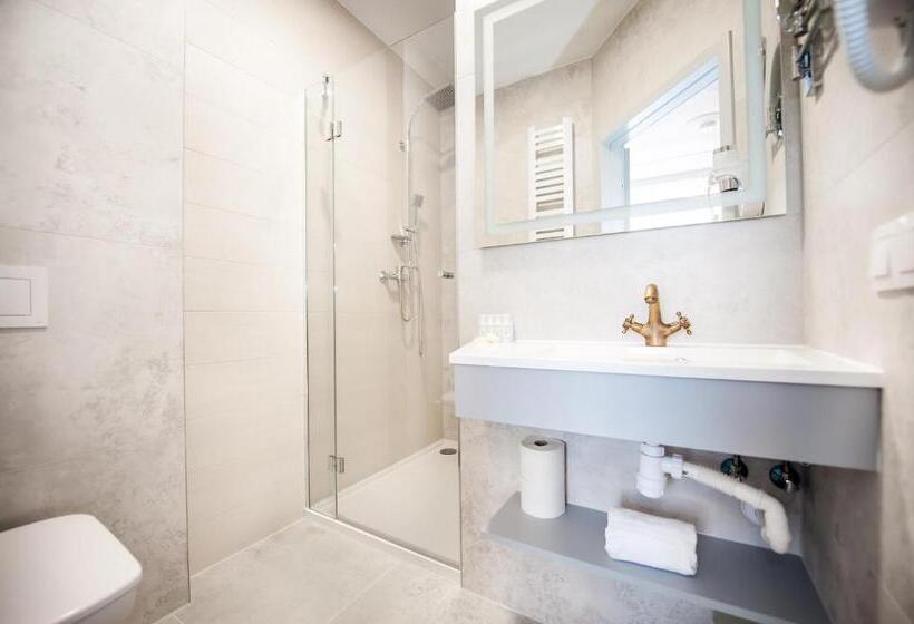 اتاق لوکس با بالکن, Gdynia Boutique