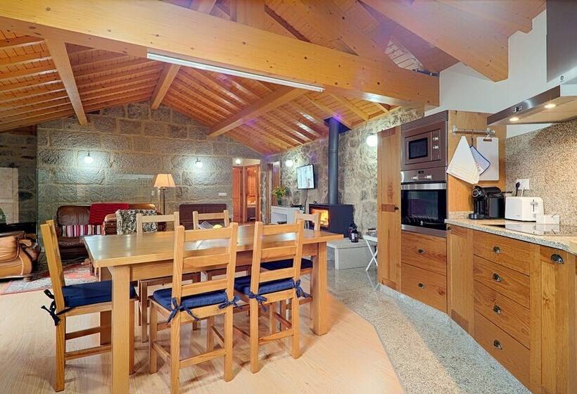 Дом 3 Спальни, Macheta S Coutry House