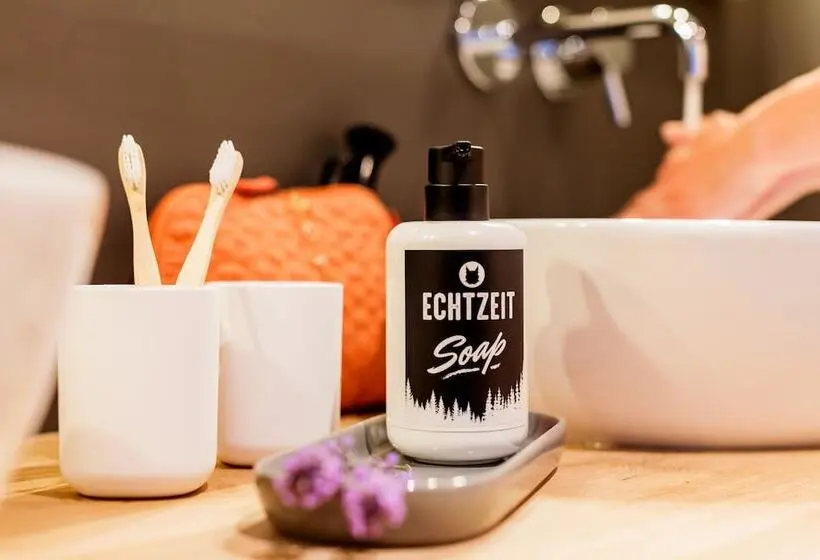 スタンダードスタジオ, Echtzeit   Dein Hotelquartier