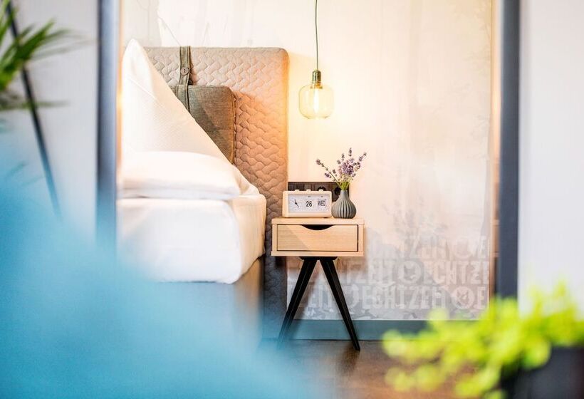 Студия Стандарт, Echtzeit   Dein Hotelquartier