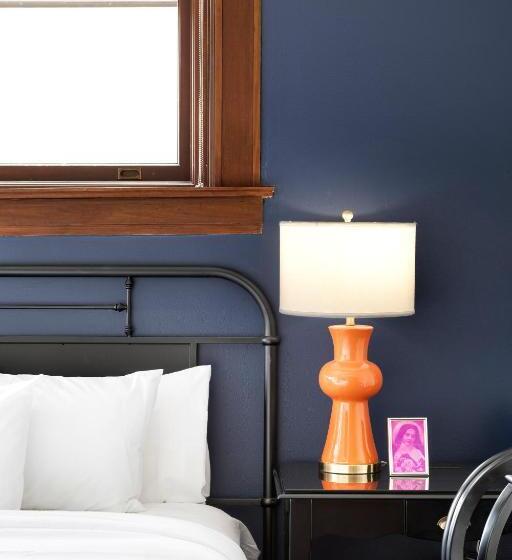 스탠다드 룸 킹사이즈 침대, Celeste Of St Paul