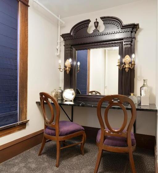 디럭스 스위트, Celeste Of St Paul