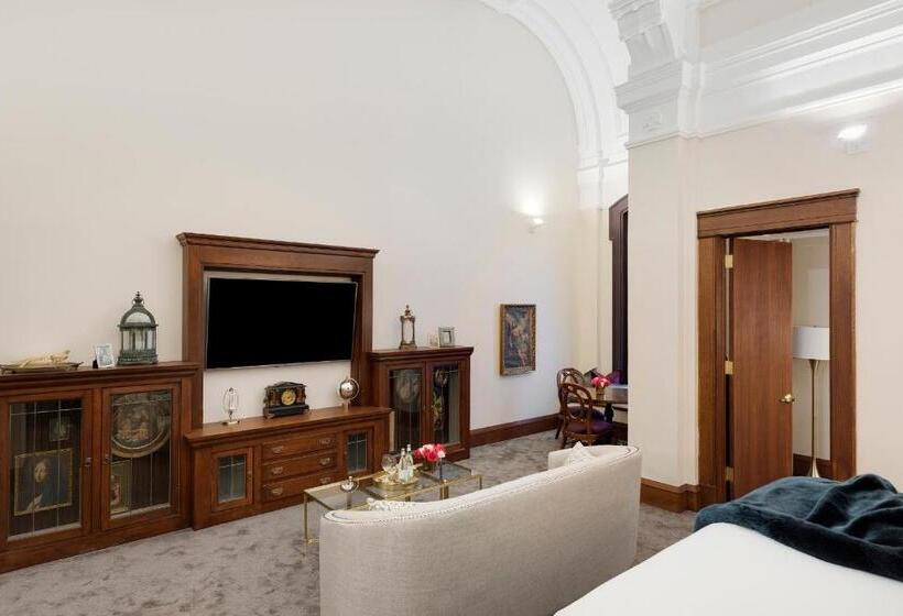 디럭스 스위트, Celeste Of St Paul