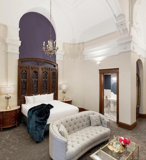 디럭스 스위트, Celeste Of St Paul