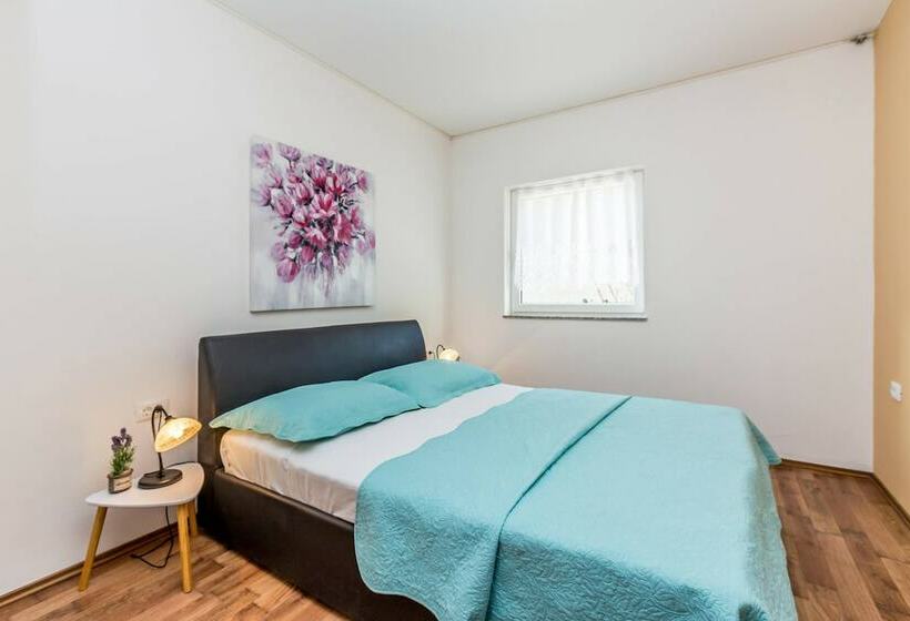 Апартаменты Комфорт 1 Спальня, Guest House Antonella