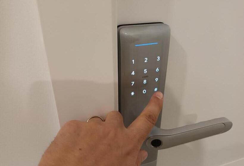 اتاق استاندارد چهار تخته, Walk In Sodré