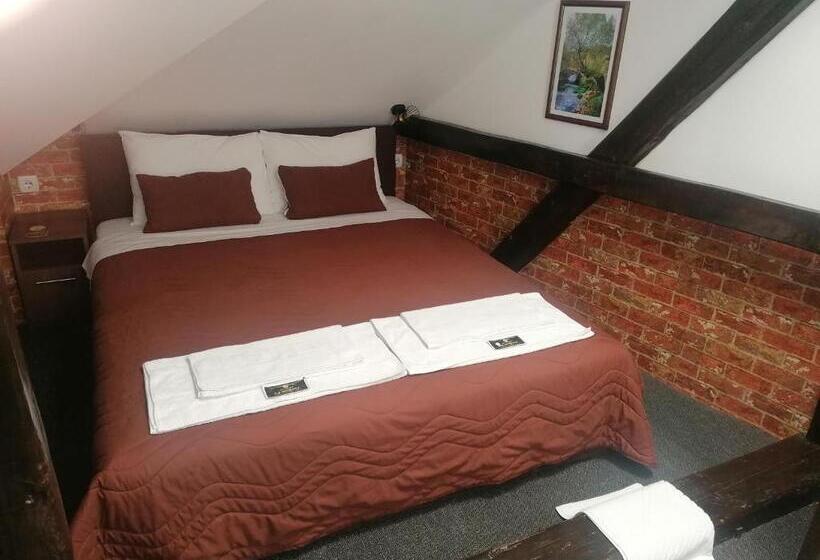 اتاق لوکس چهار تخته, Pirocanac Rooms & Restaurant