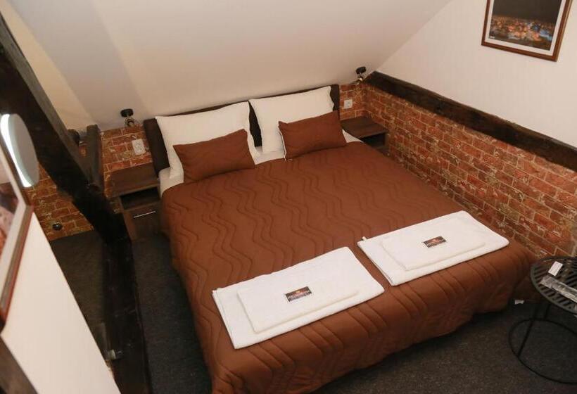 اتاق لوکس, Pirocanac Rooms & Restaurant