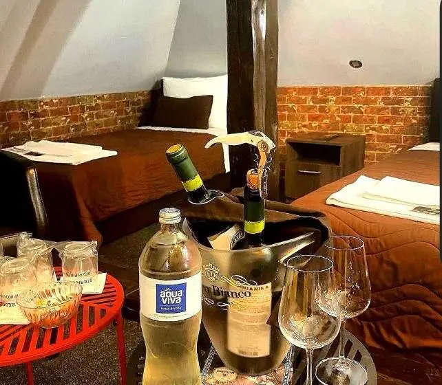 اتاق لوکس چهار تخته, Pirocanac Rooms & Restaurant