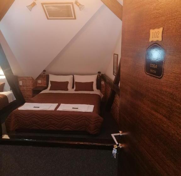 اتاق لوکس چهار تخته, Pirocanac Rooms & Restaurant