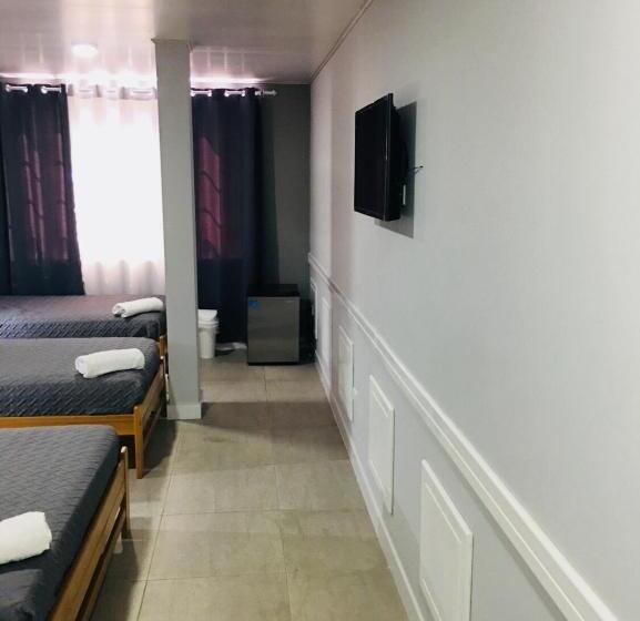 اتاق استاندارد چهار تخته, Al Hamra