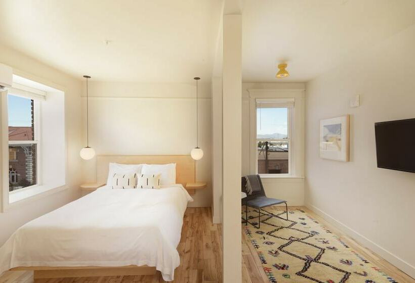 デラックスルーム, The Jesse Hotel & Bar