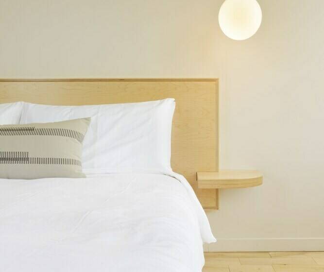 デラックスルーム, The Jesse Hotel & Bar