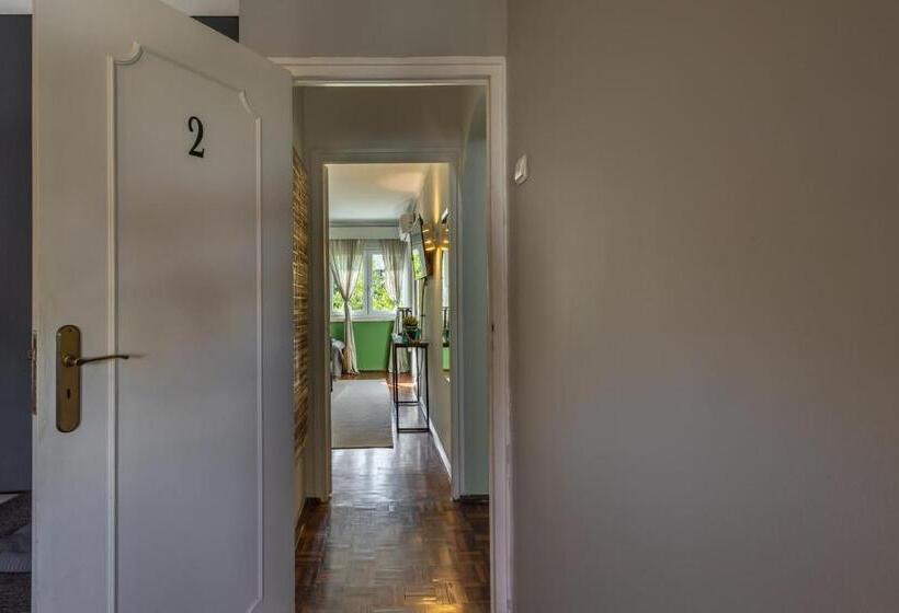 اتاق خانوادگی, Màhouse Guesthouse