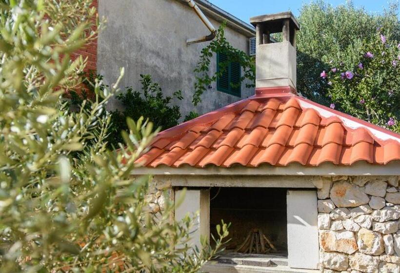 דירת חדר, Apartments Anton