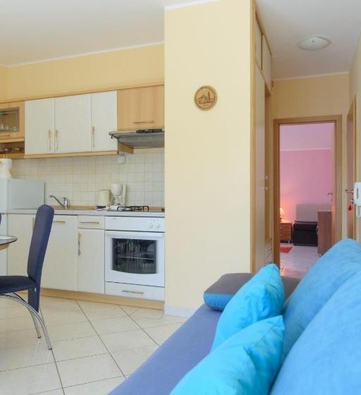 דירת חדר, Apartments Anton