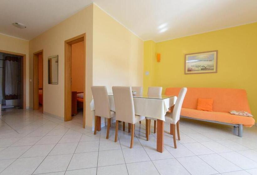 דירת חדר נוף לים, Apartments Anton