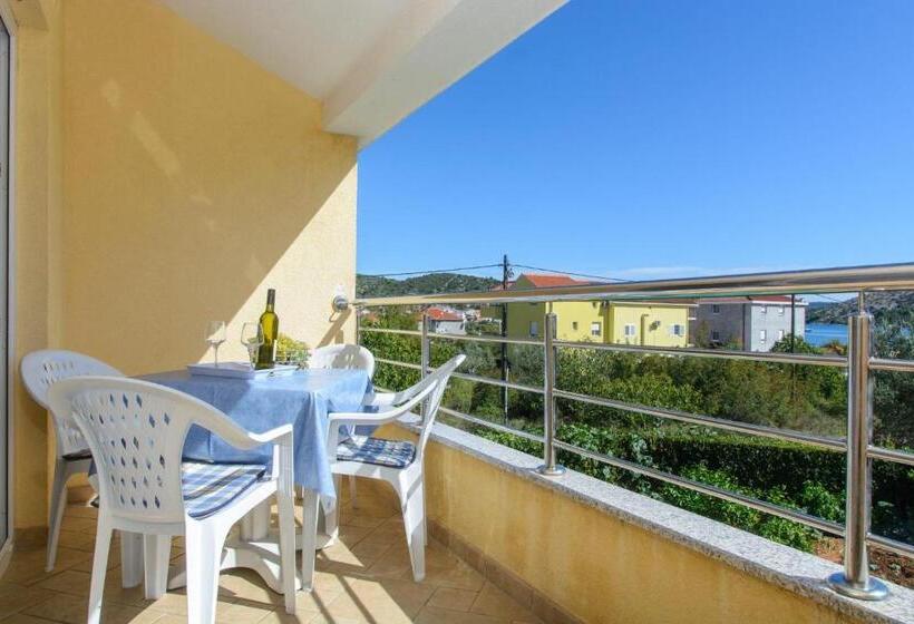 דירת חדר, Apartments Anton