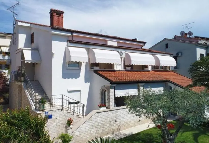 آپارتمان 1 خوابه, Apartments Lavizatic