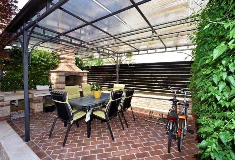 آپارتمان 1 خوابه, Apartments Lavizatic