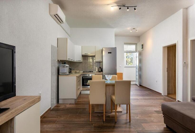 带2个卧室的公寓, Apartments Smaila