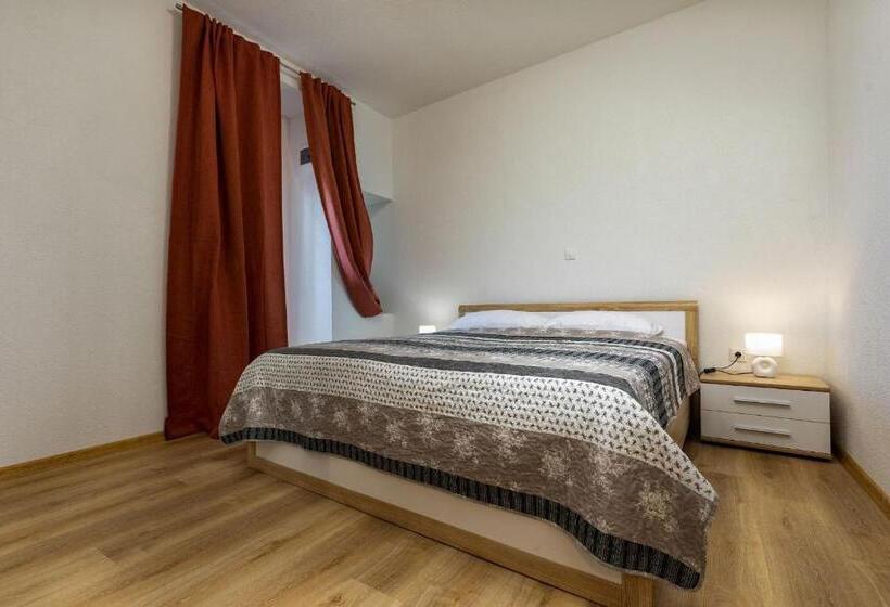 带2个卧室的公寓, Apartments Smaila