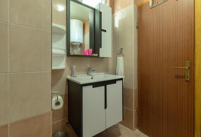 带2个卧室的公寓, Apartments Smaila