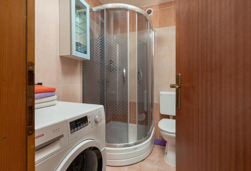 带2个卧室的公寓, Apartments Smaila