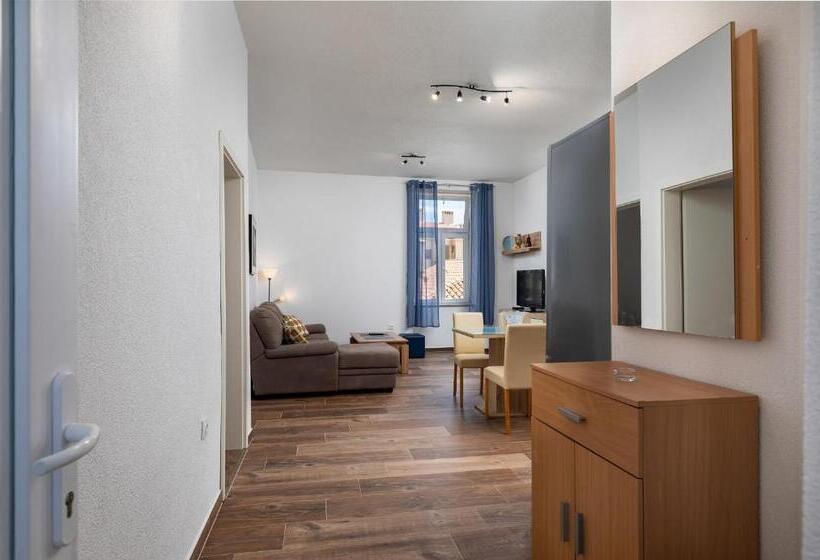 带2个卧室的公寓, Apartments Smaila