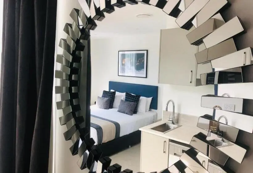 Standard studio with lake view, Ramada By Wyndham Queenstown Central